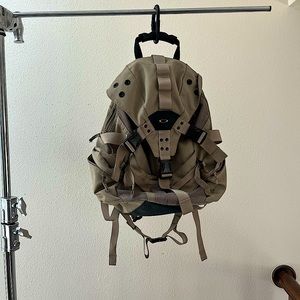 Oakley Icon Backpack Military Tan Laptop Hiking Pack Tactical style